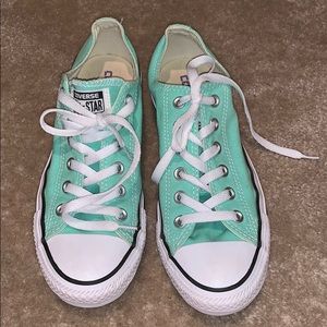 Converse Low Top Shoes!!